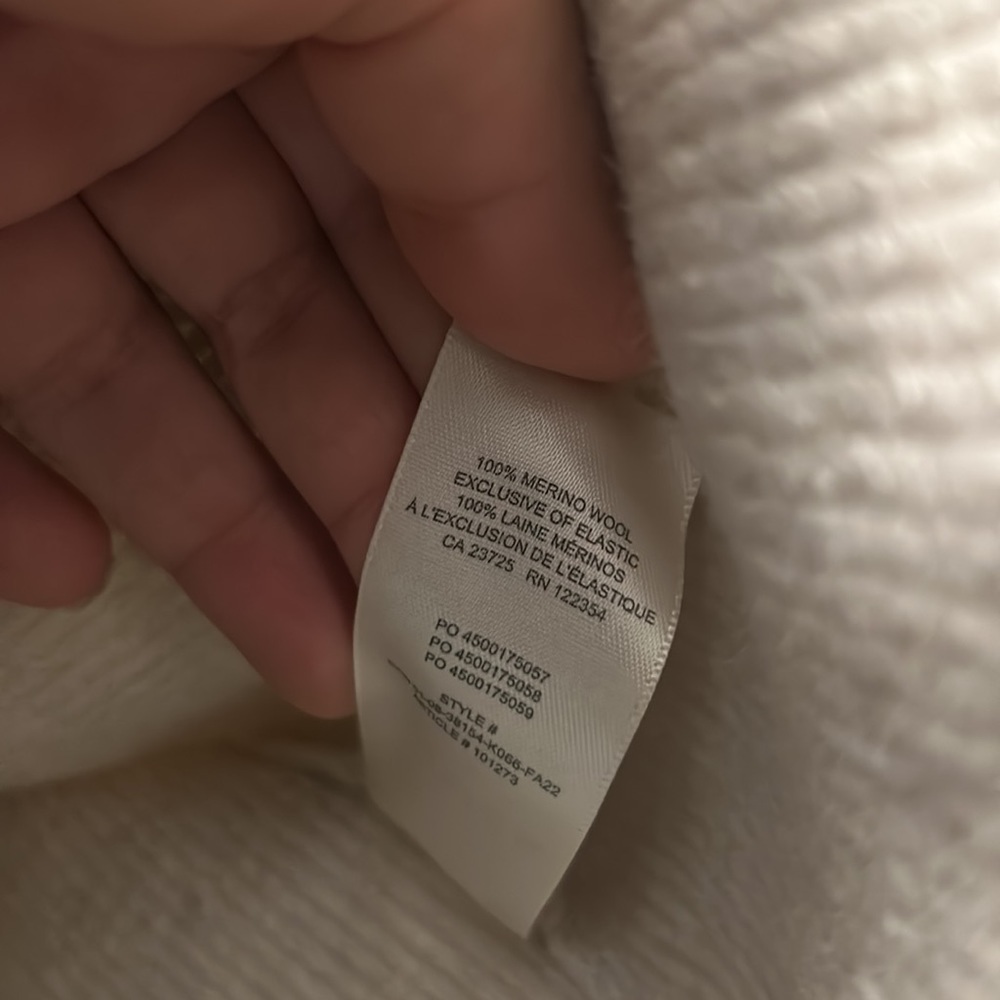 Aritzia | Babaton | S | Sweater with quarter length sleeves - Picture 4 of 4